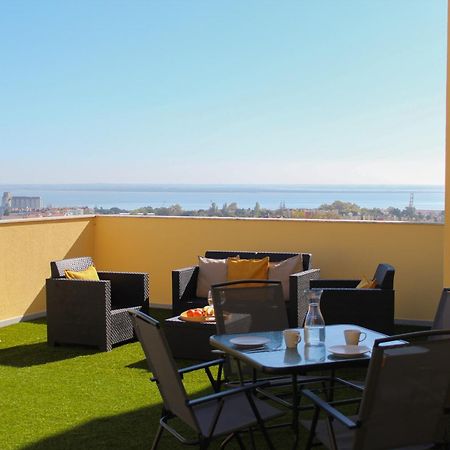 One Bedroom Apartment With Stunning River Views And Private Rooftop! Лиссабон Экстерьер фото