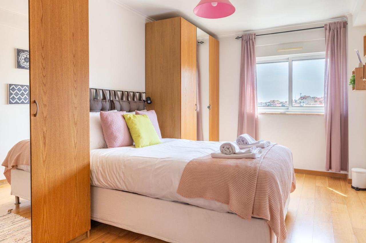 One Bedroom Apartment With Stunning River Views And Private Rooftop! Лиссабон Экстерьер фото