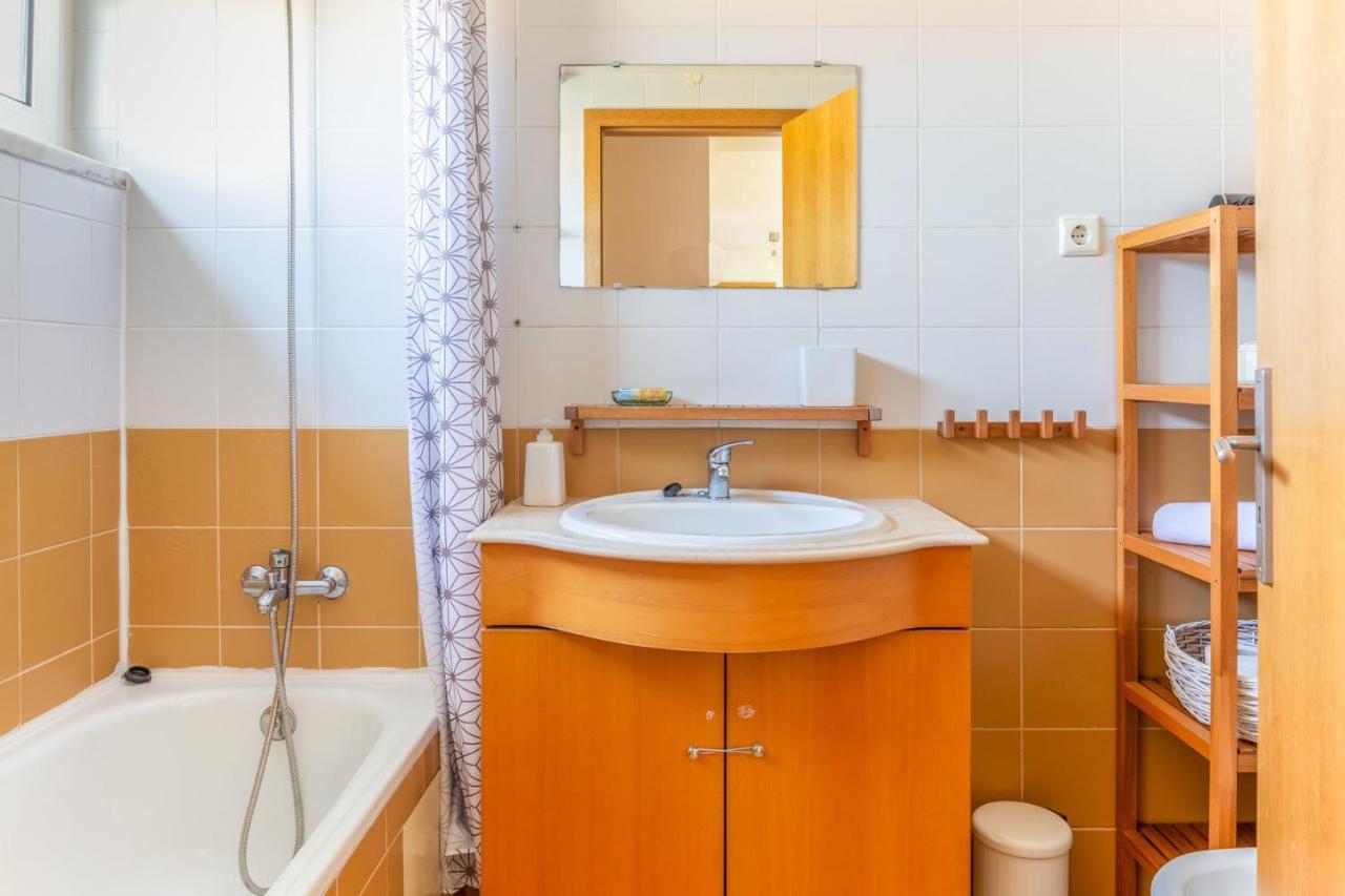 One Bedroom Apartment With Stunning River Views And Private Rooftop! Лиссабон Экстерьер фото